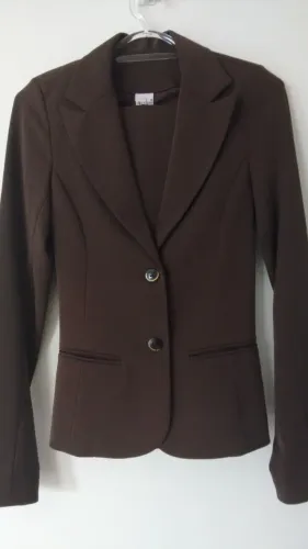 Conjunto de terno marrom feminino