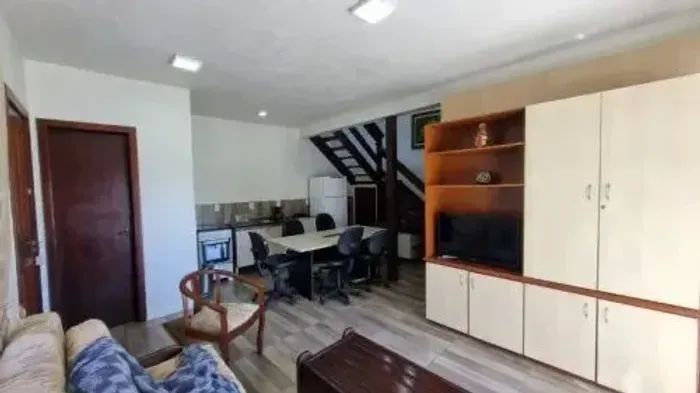 Sobrado em Condomínio Mobiliado para Locação em Florianópolis / SC no bairro Santo Antônio