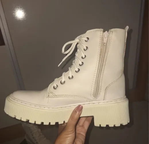 Bota off white