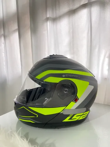Capacete escamoteável- LS2