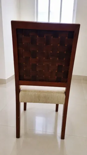 Conjunto com 6 Cadeiras em Madeira Maciça