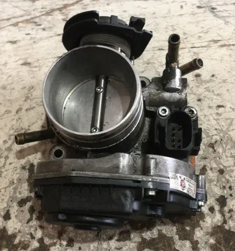Corpo De Borboleta Audi A3 1.6 Golf 1999 / 06a133064m