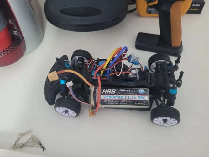 Automodelo 1/16