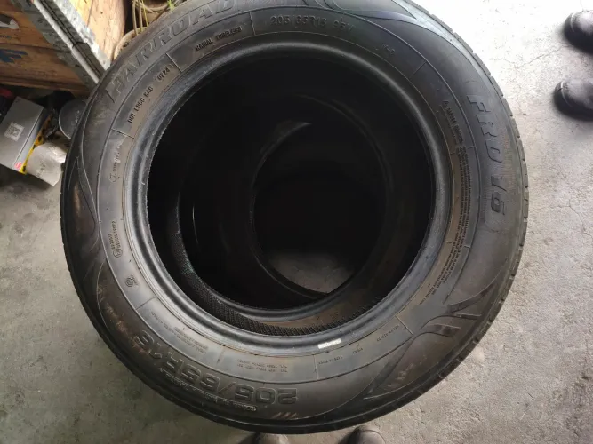 PNEU 205/65R16 BOM ESTADO (NÃO É REMOLD)