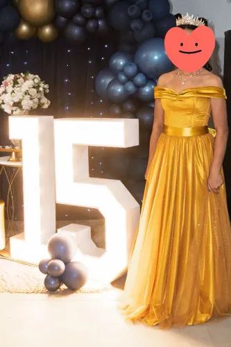 Vestido de debutante( 2 em 1, longo e curto)inspirado na bela e a fera