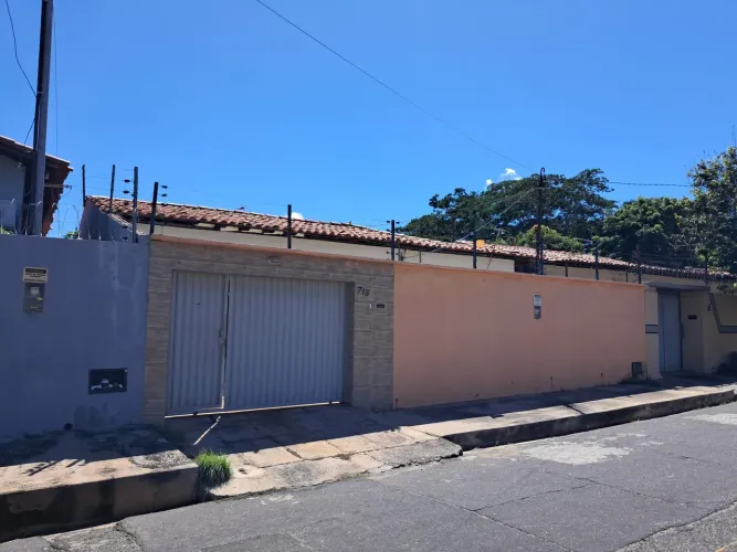 Vendo Casa bem localizada no Acarape - Pirajá