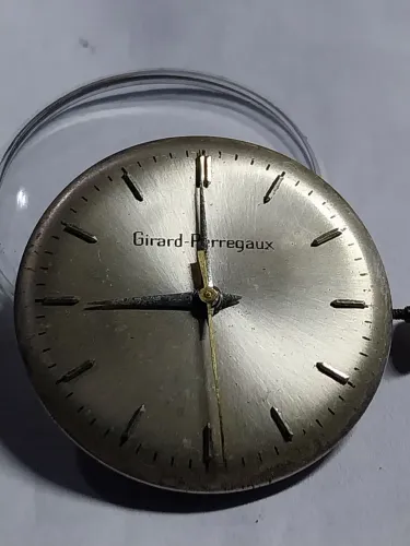 MÁQUINA & MOSTRADOR "GIRARD PERREGAUX"