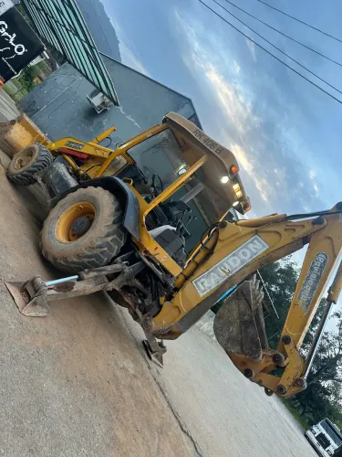 Retroescavadeira 406 4x4 turbinada