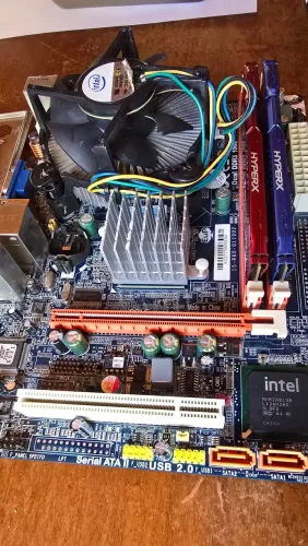 Kit Intel Core 2 Quad E8400 8GB DE RAM DDR3