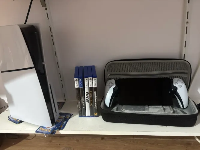 PlayStation 5 + PlayStation Portal + Jogos