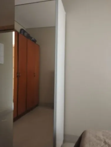 Vende-se sapateira