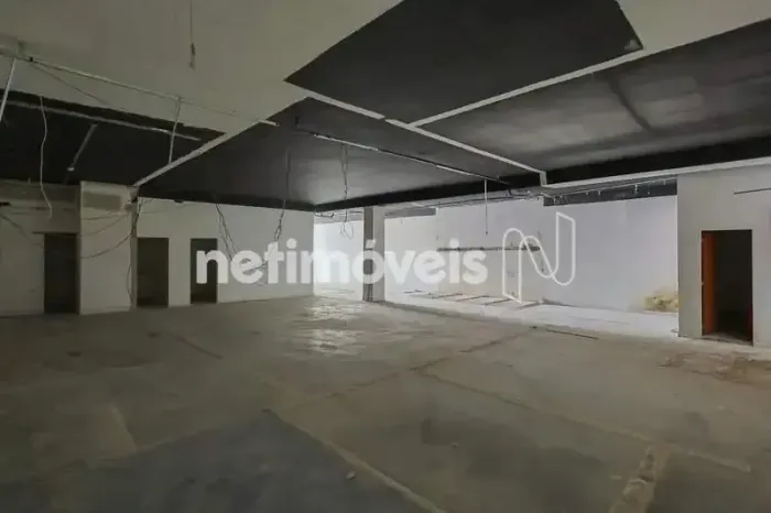 Loja com 290m²; para locação no Buritis.