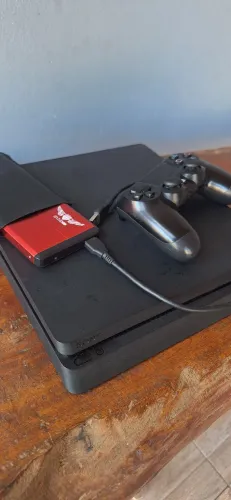 PS4 Slim 2TB Desbloqueado + Controle Original + SSD Externo 500GB