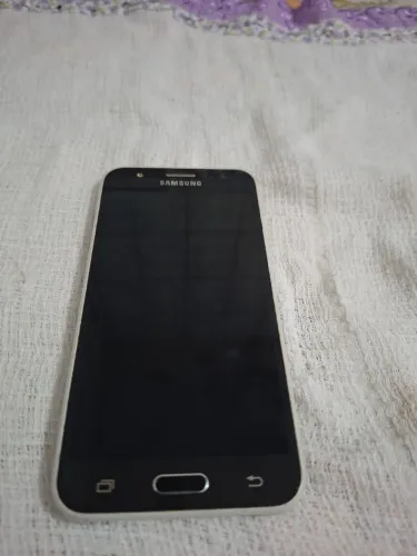 Samsung galaxy j2 prime e   perfeito estado unico defeito e só  trocar bateria. 