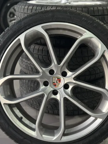 JOGO DE AROS E PNEUS PORSCHE 265/40/R22