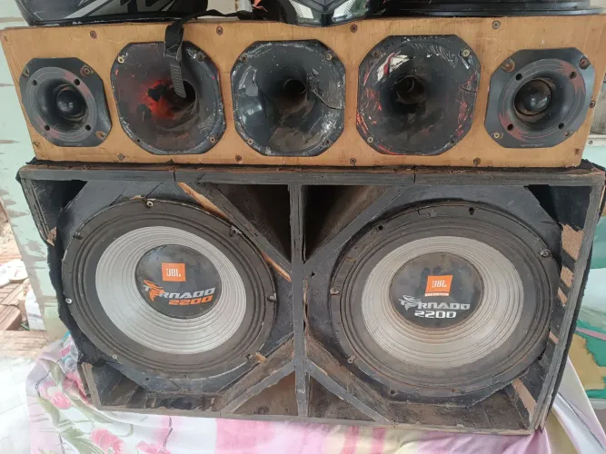 Som automotivo JBL
