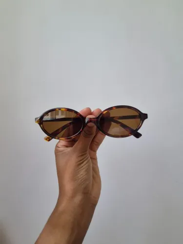Óculos de Sol Oval Tortoise -  Saint Germain 