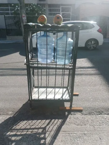 Expositor de água 20 litros