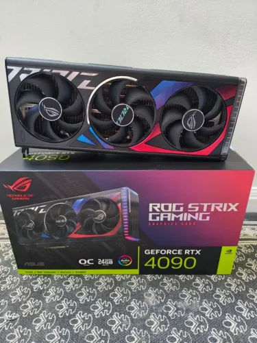 Placa de Vídeo Asus Geforce Rtx 4090 Rog Strix 24gb Gddr6x