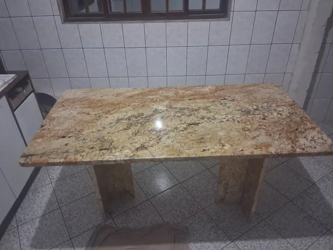 Mesa de granito grande 