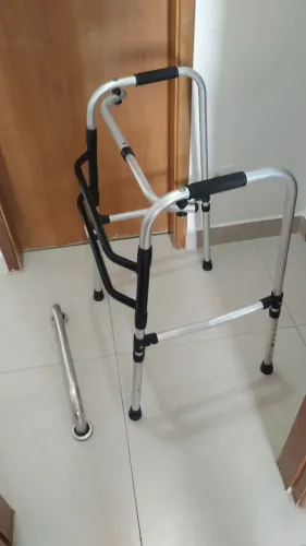 Andador Idosos e Barra de apoio