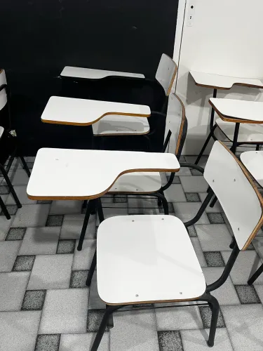 Cadeiras escolares