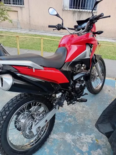 Moto impecável