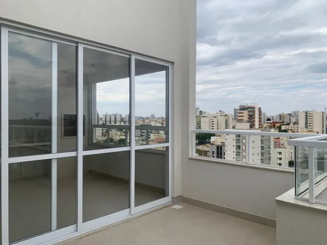 Coberturas à venda no bairro Santa Mônica em Uberlândia