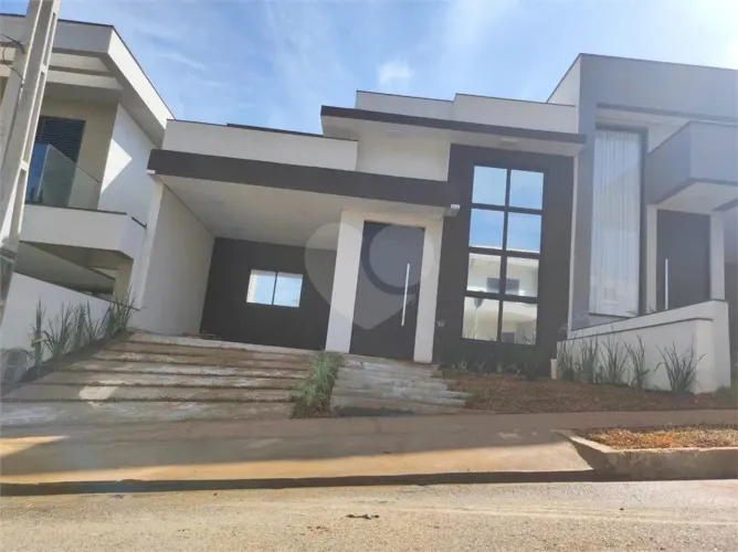 Casa à venda com 3 quartos, sendo 3 suítes, no condomínio Condomíno Helena Maria, Sorocaba