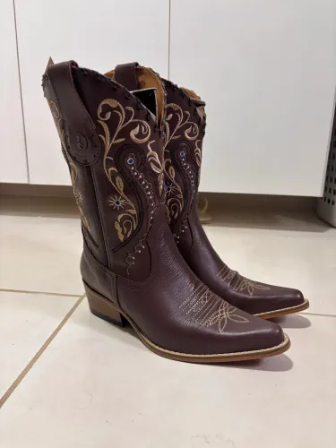 Bota texana bordada nunca usada 