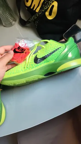 Tênis para basquete Nike kobe proto Grinch 6 grenn