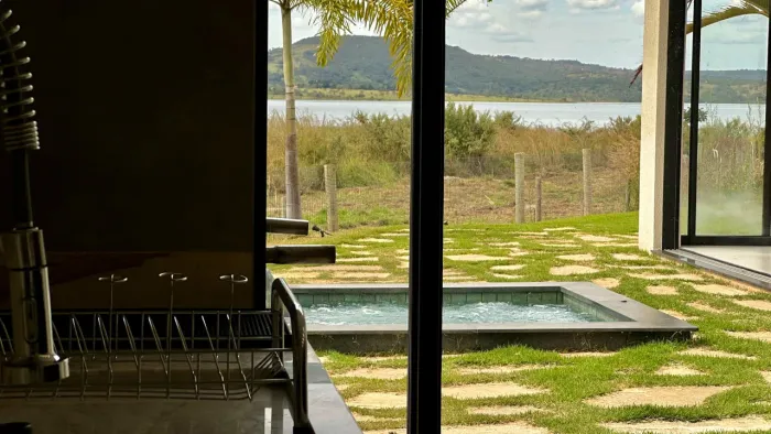 Venda Casa no Condomínio Belvedere - Beira Lago - Lago Corumbá IV