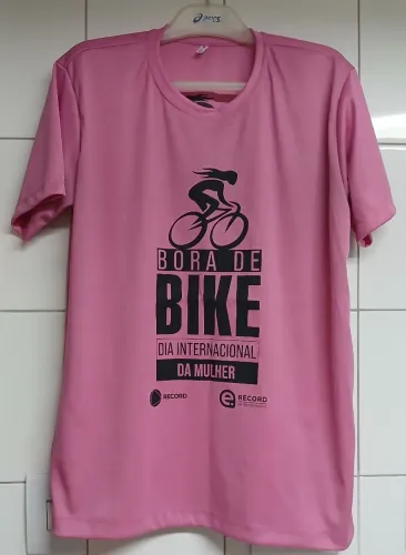 Camiseta de Corrida Dryfit Rosa + Sacochila e Garrafa Tamanho G