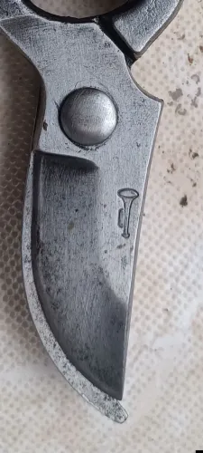 Vendo tesoura antiga corneta alemã de podar.