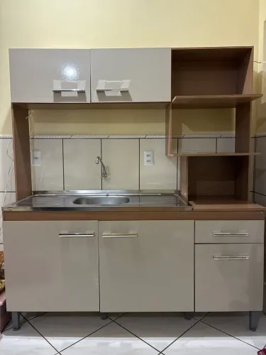 Cozinha compacta com pia