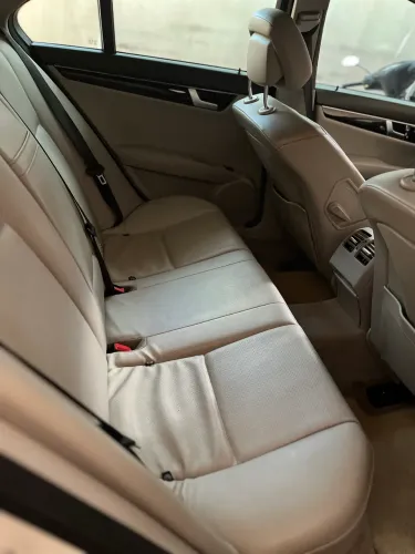 Mercedes-Benz C-180 CGI Classic 1.8 16V 156cv Aut. 2012