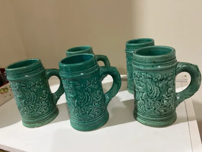 conjunto de canecas de chope de cerâmica esmaltada verde colecionáveis. 