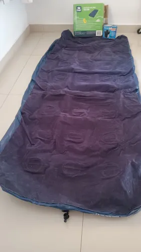 Colchão de solteiro com inflador elétrico