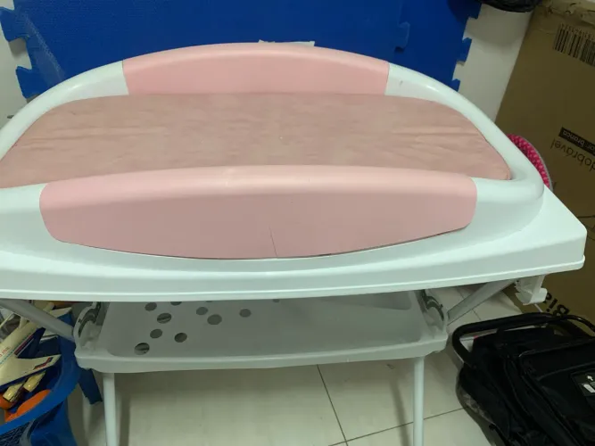 Vender trocador e banheira para bebê feminino