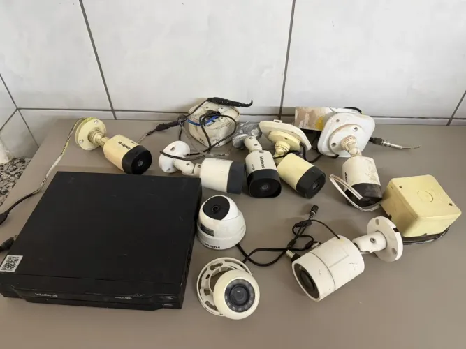 DVR intelbras, hd 500 , 8 saída ., 8 câmeras hd, central de alarme