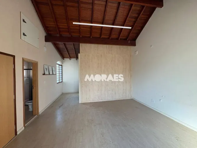 Casa com 4 quartos, sendo 1 suíte para alugar, 300 m² por R$ 4.300/mês - Jardim Estoril - 