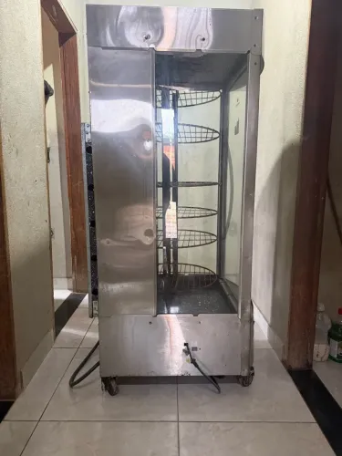 Vende se máquina de frango