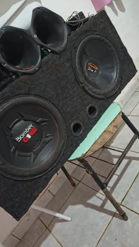 Vendo som automotivo