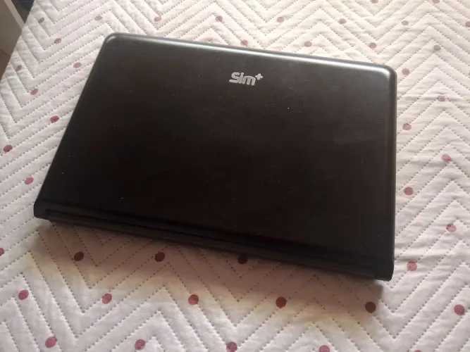 Vendo esse carcaça de notebook pra retirada de peças 