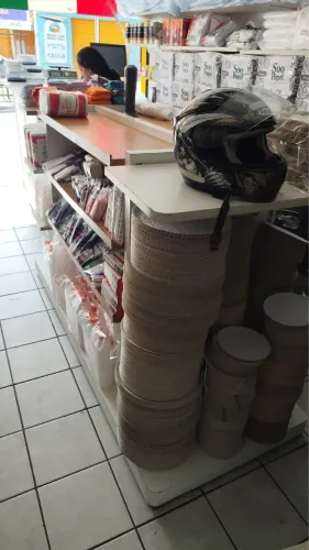 Gôndolas a Venda! Estado de nova! Qualidade exemplar..