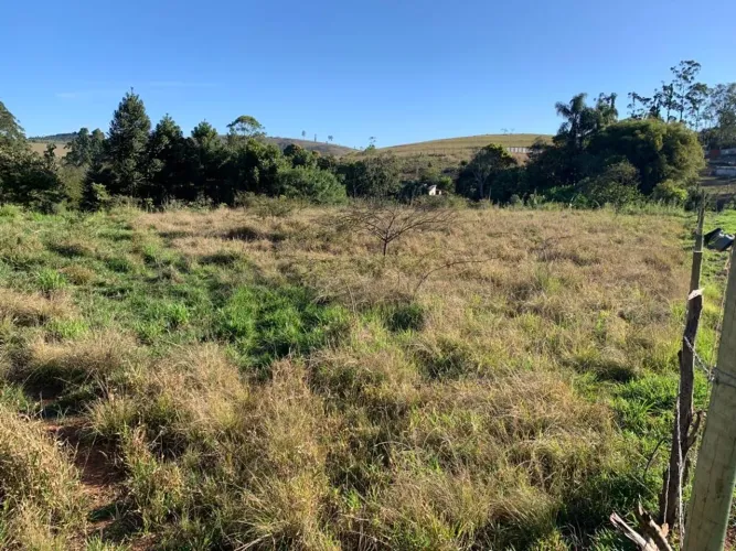 Vendo terreno à margem da Br 265 Barbacena-Bairro bananal