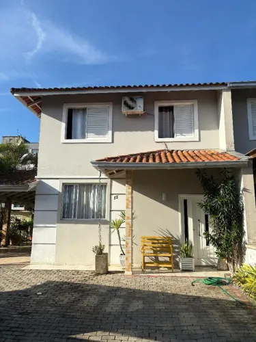 Vendo sobrado geminado