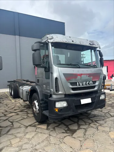 Caminhão Iveco 240e22 - Ano 2013