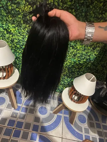 Vende-se cabelo humano 63cm centímetros de 300 gramas cabeça toda 600 reais duro dorme