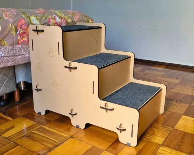 Escada PET Até 60kg 3 Degraus Mdf Antiderrapante 57cm
